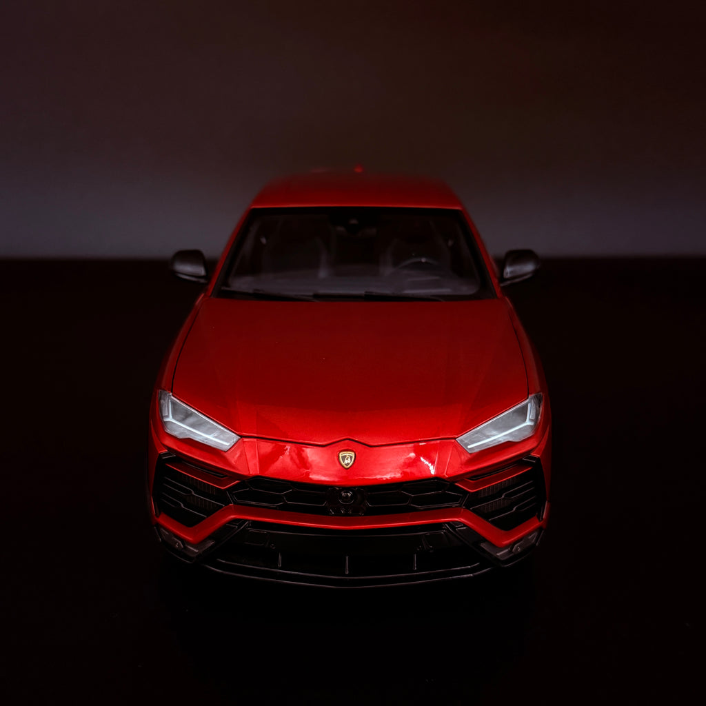 Lamborghini Urus – Rosso Efesto (Perlrot) Maßstab 1:18 von AUTOart