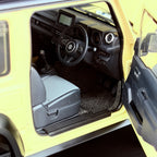 Suzuki Jimny Sierra JB74 – Chiffon Ivory Metallic / Black Roof im Maßstab 1:18 von AUTOart