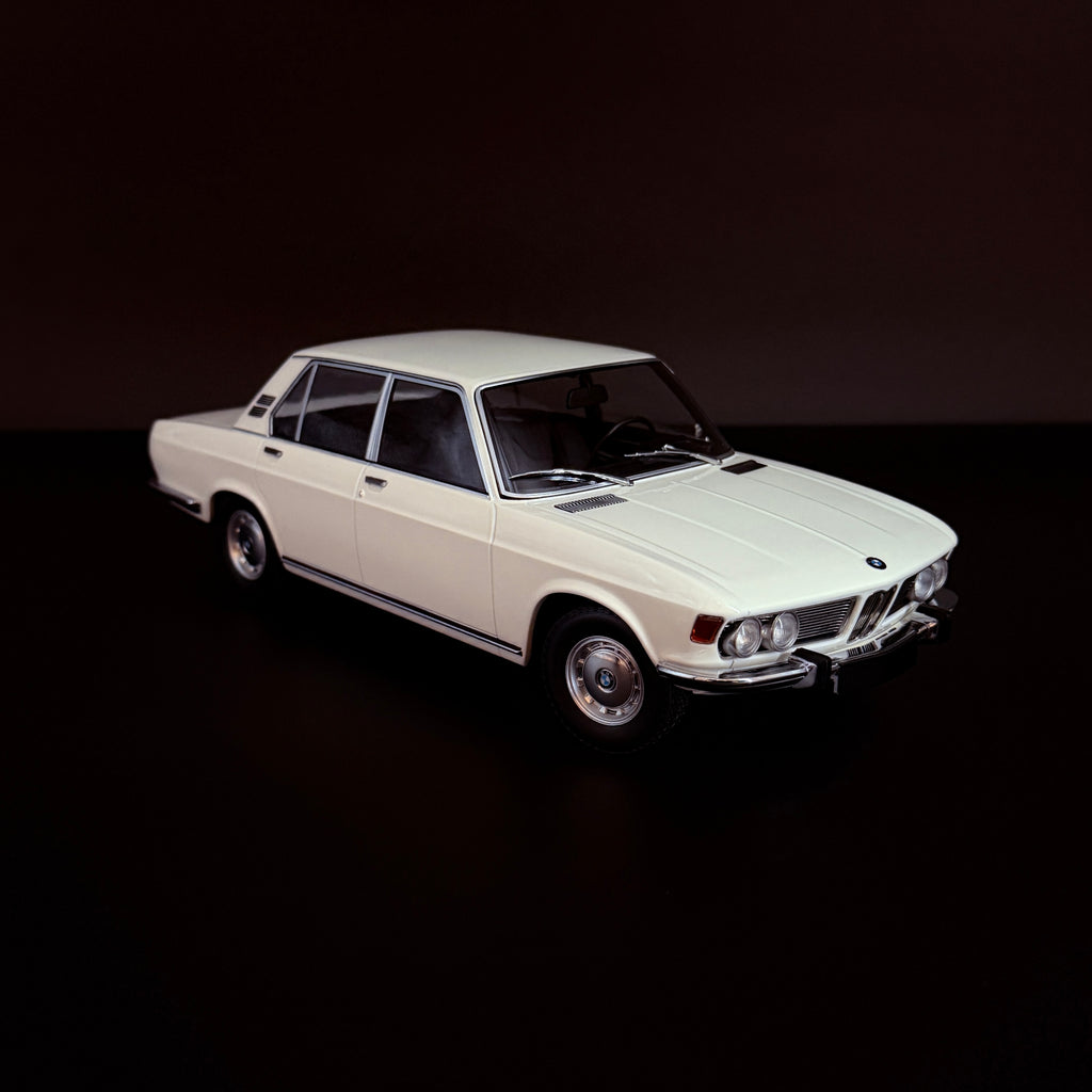 BMW 2500 Bianca 1968 Modell im Maßstab 1:18