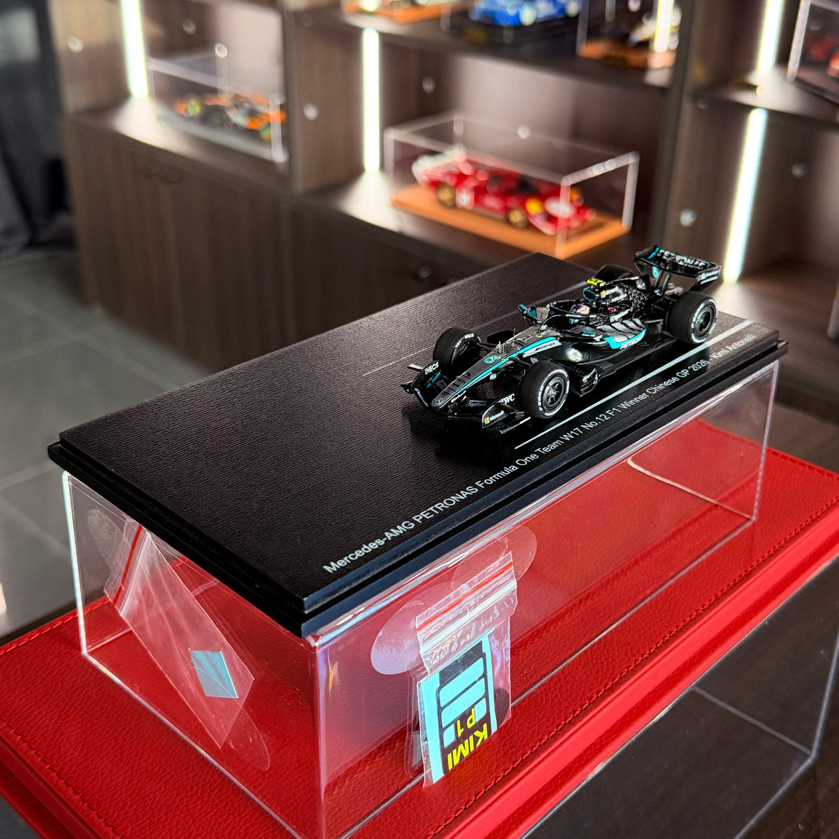 Vítěz Velké ceny Číny 2026 Kimi Antonelli Mercedes-AMG Petronas W17 č. 12 v měřítku 1:43 od Spark