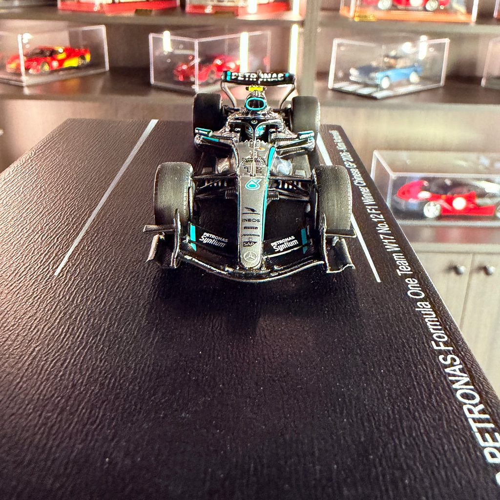 Vítěz Velké ceny Číny 2026 Kimi Antonelli Mercedes-AMG Petronas W17 č. 12 v měřítku 1:43 od Spark