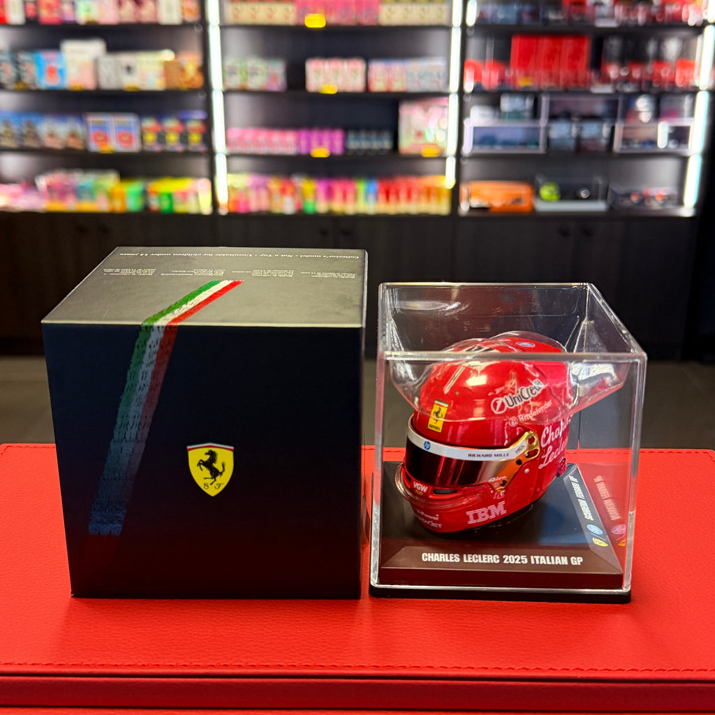 Helma Charlese Leclerca z Velké ceny Itálie 2025 v měřítku 1:5 od LOOKSMART