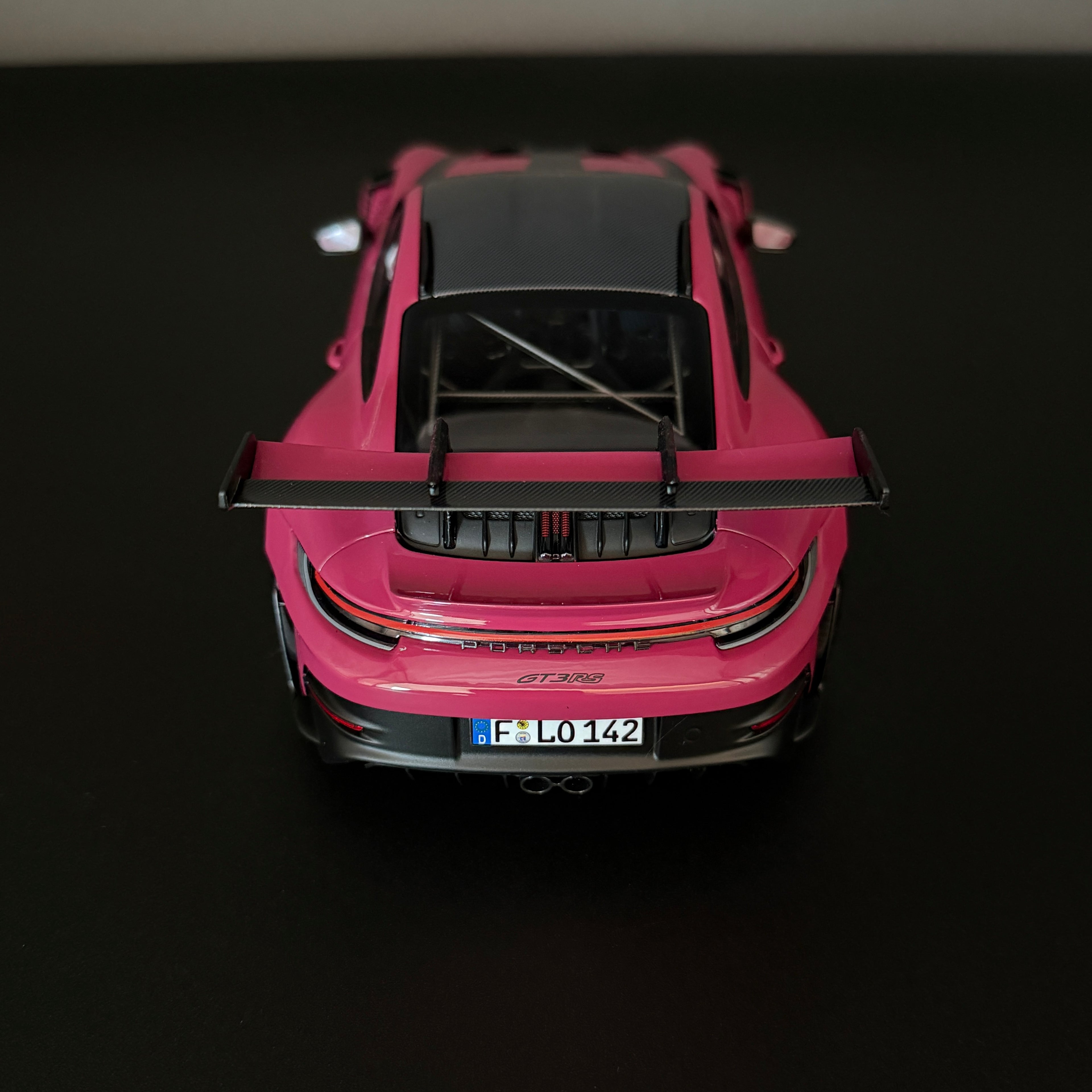 Porsche 911 (992) GT3 RS Weissach Paket 2022 Ruby Star Norev 1/18
