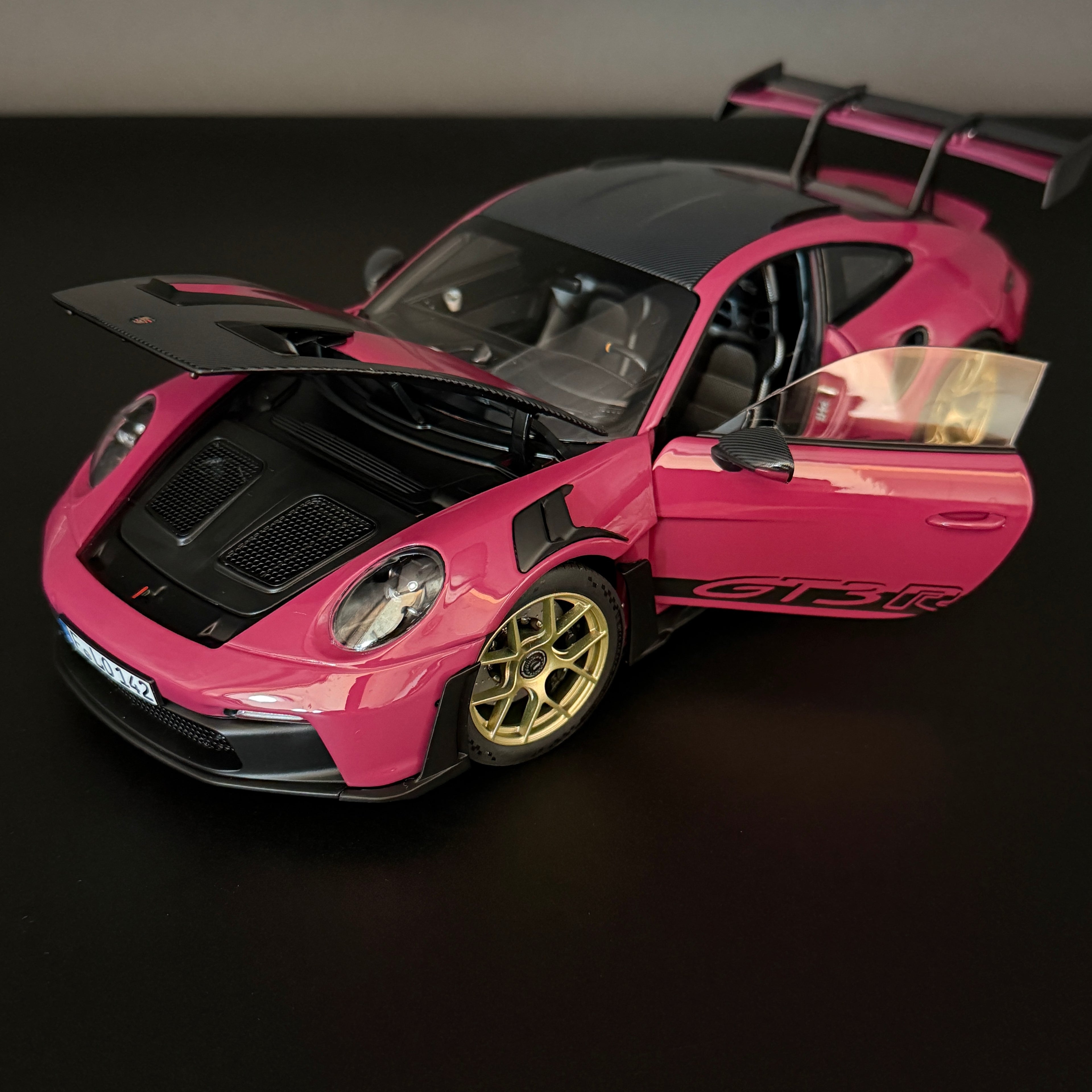 Porsche 911 (992) GT3 RS Weissach Paket 2022 Ruby Star Norev 1/18