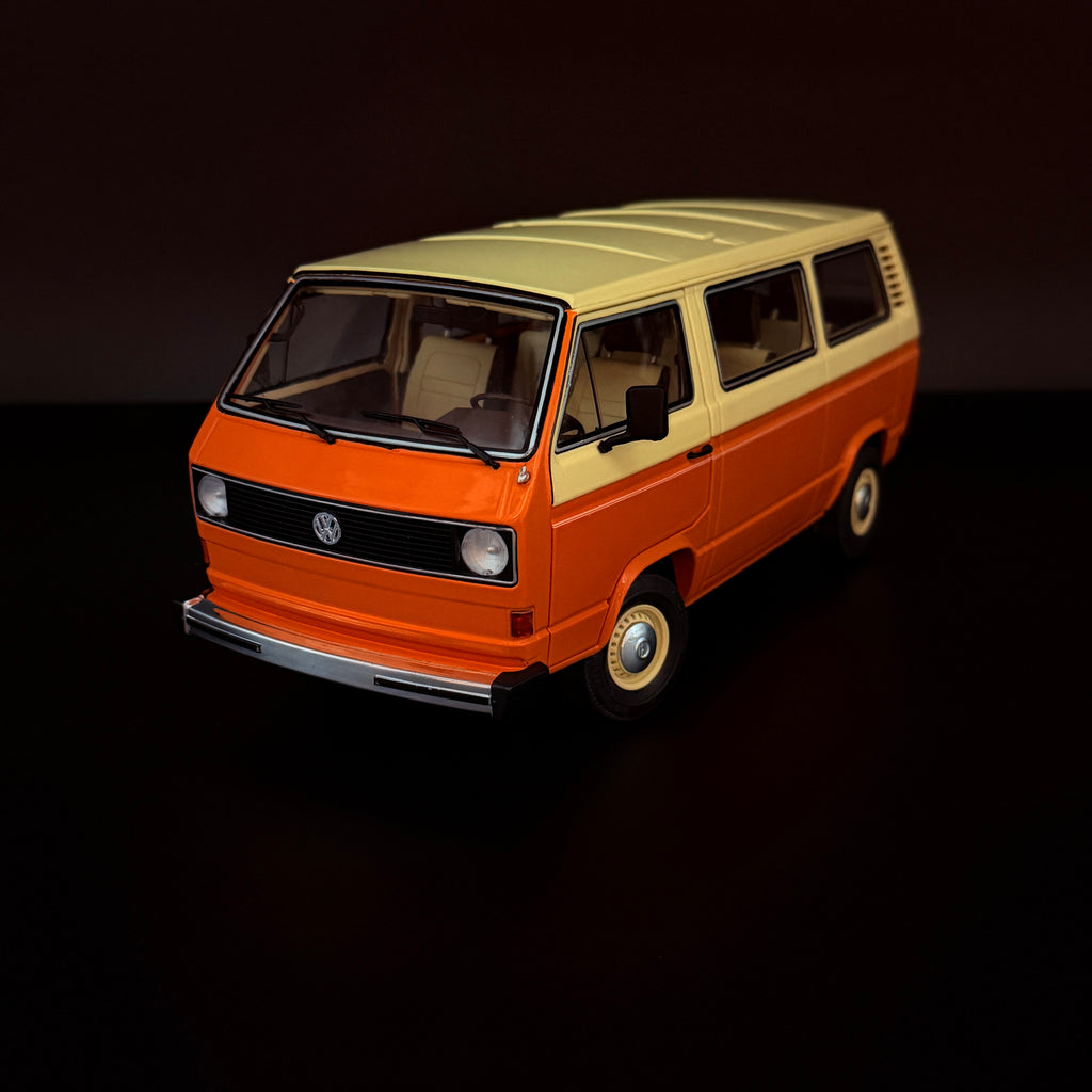 Volkswagen T3a Minibus 1978 Orange / Weiß Maßstab 1:18 Modell