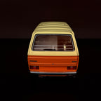 Volkswagen T3a Minibus 1978 Orange / Weiß Maßstab 1:18 Modell