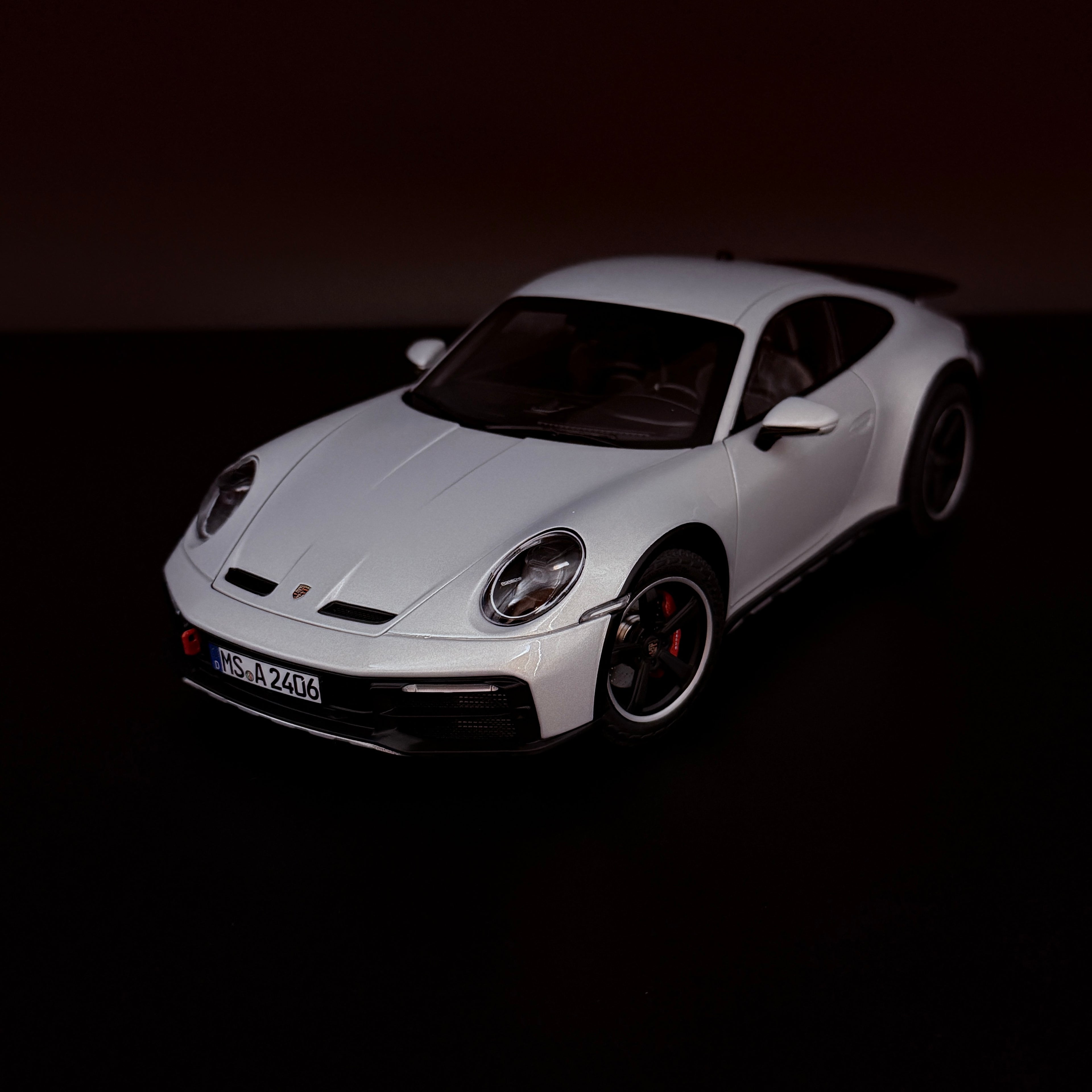 Modellauto Norev 1/18 Porsche 911 Dakar 2023 Ice Grey Metallic