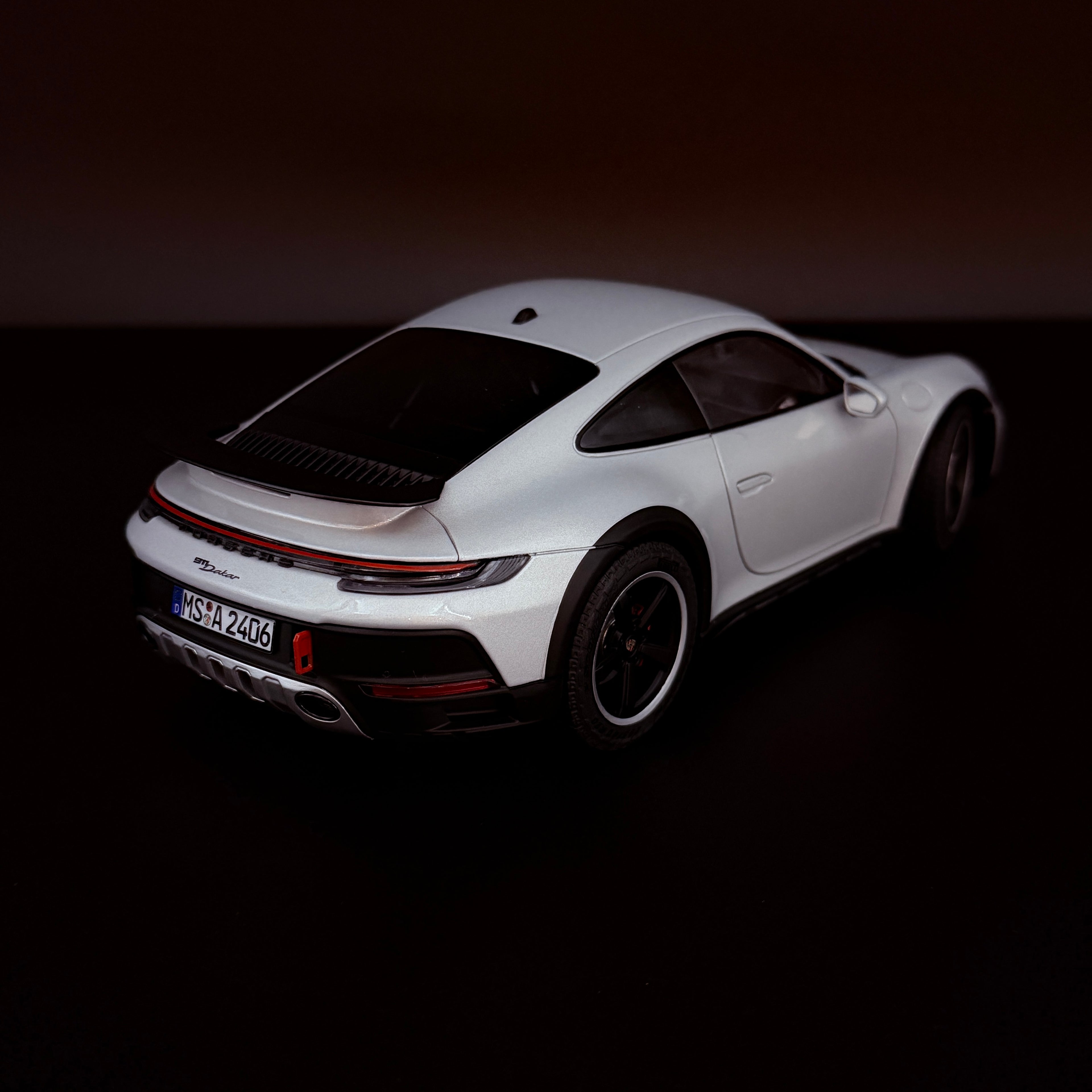 Modellauto Norev 1/18 Porsche 911 Dakar 2023 Ice Grey Metallic