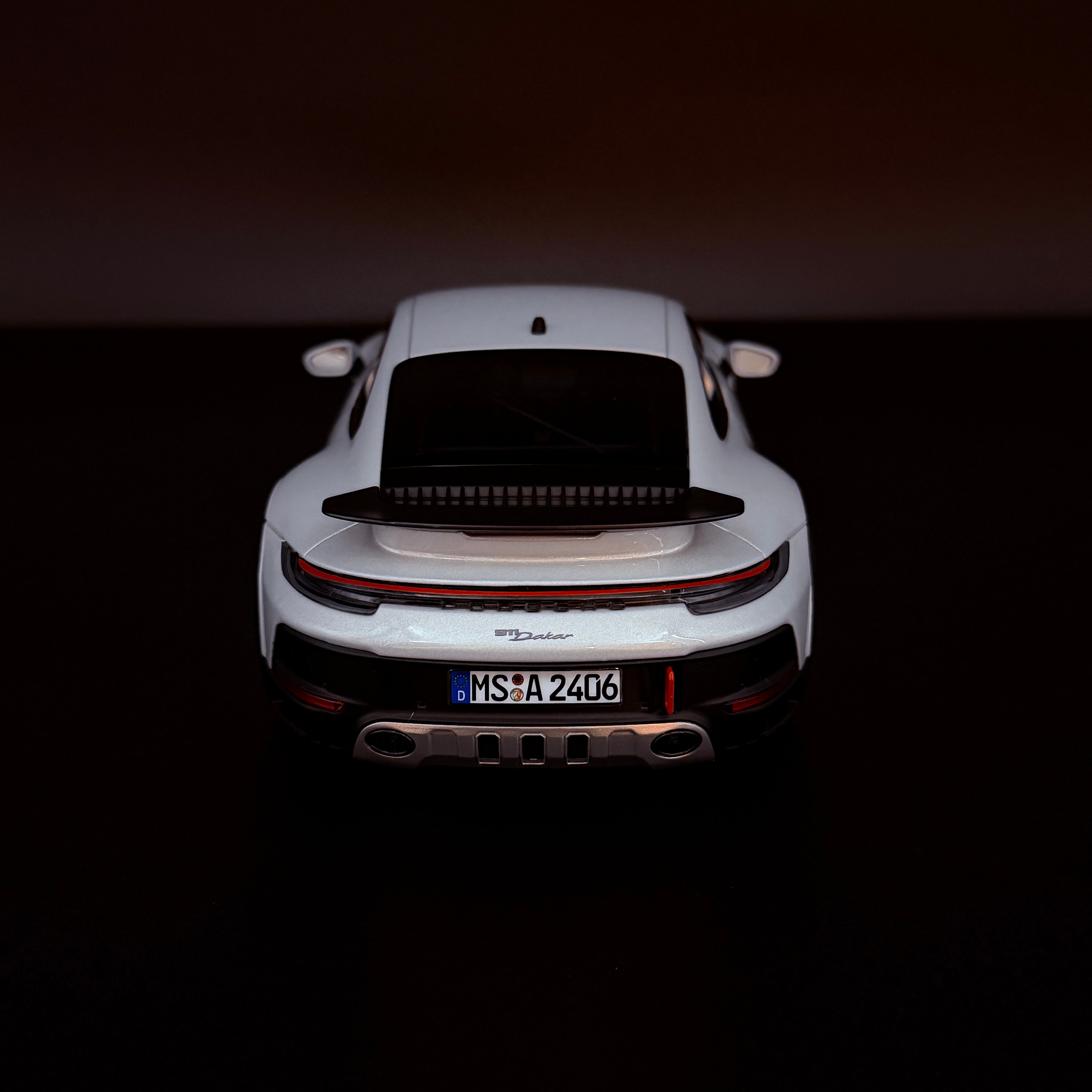 Modellauto Norev 1/18 Porsche 911 Dakar 2023 Ice Grey Metallic