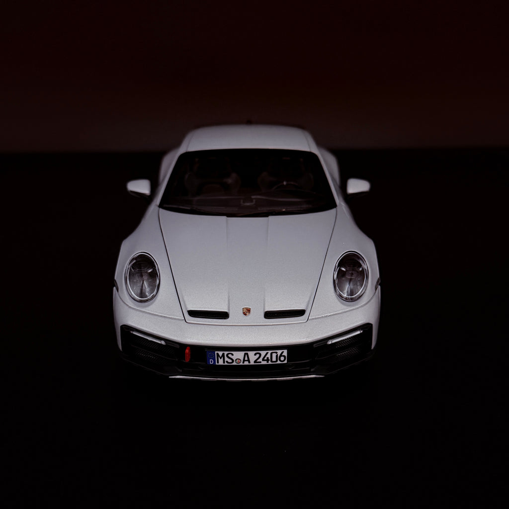 Modellauto Norev 1/18 Porsche 911 Dakar 2023 Ice Grey Metallic