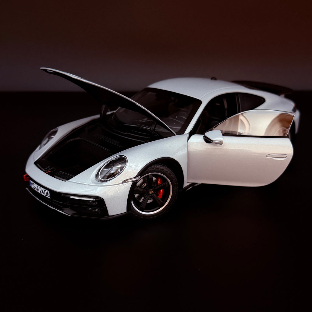Modellauto Norev 1/18 Porsche 911 Dakar 2023 Ice Grey Metallic