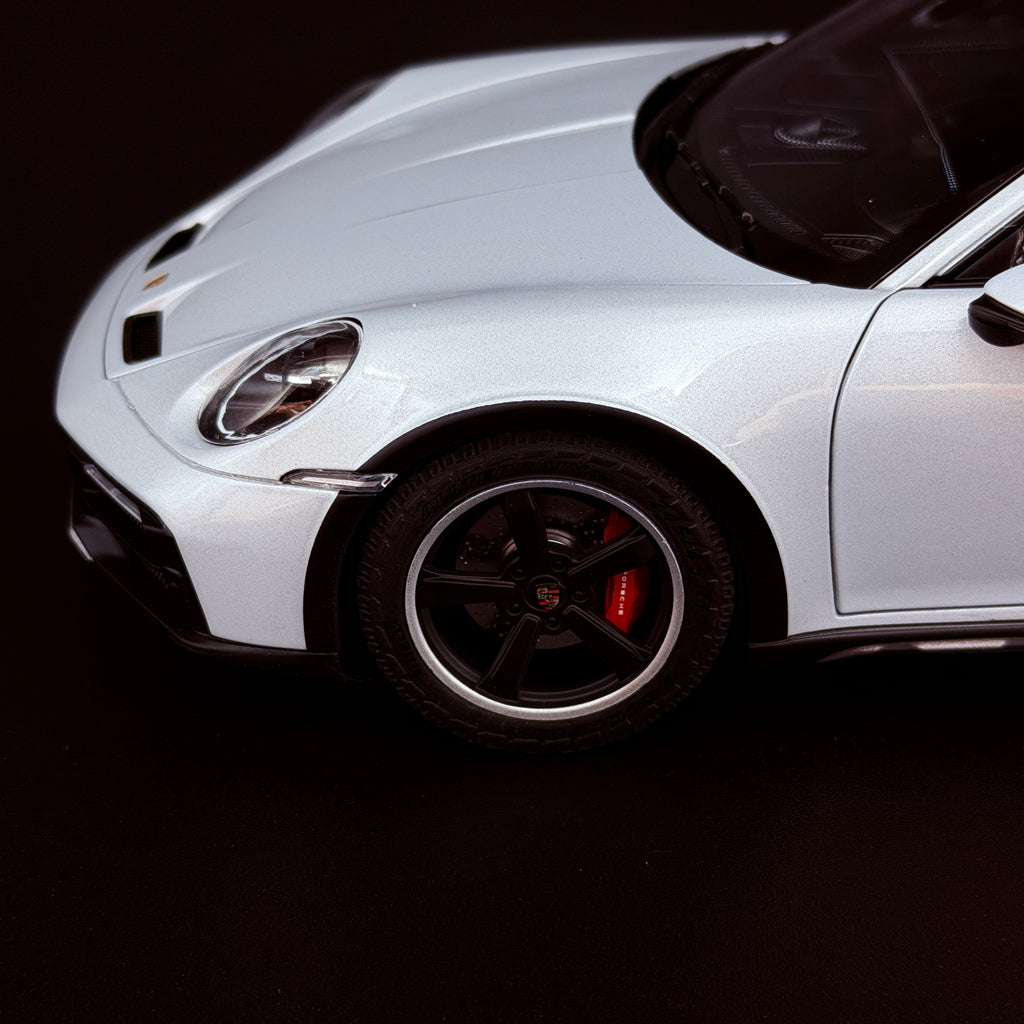 Modellauto Norev 1/18 Porsche 911 Dakar 2023 Ice Grey Metallic