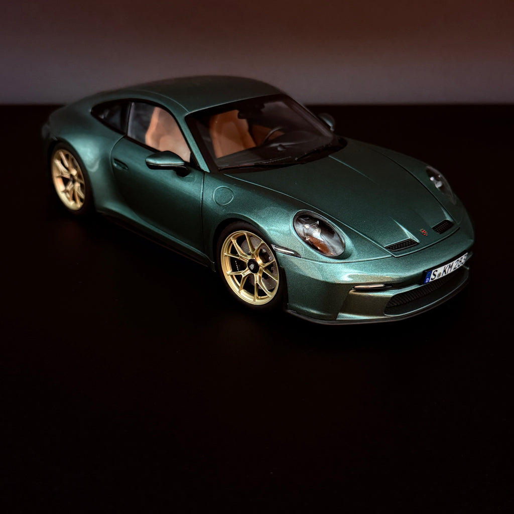 Porsche 911 992 GT3 Touring Paket 2021 - 1:18 Norev