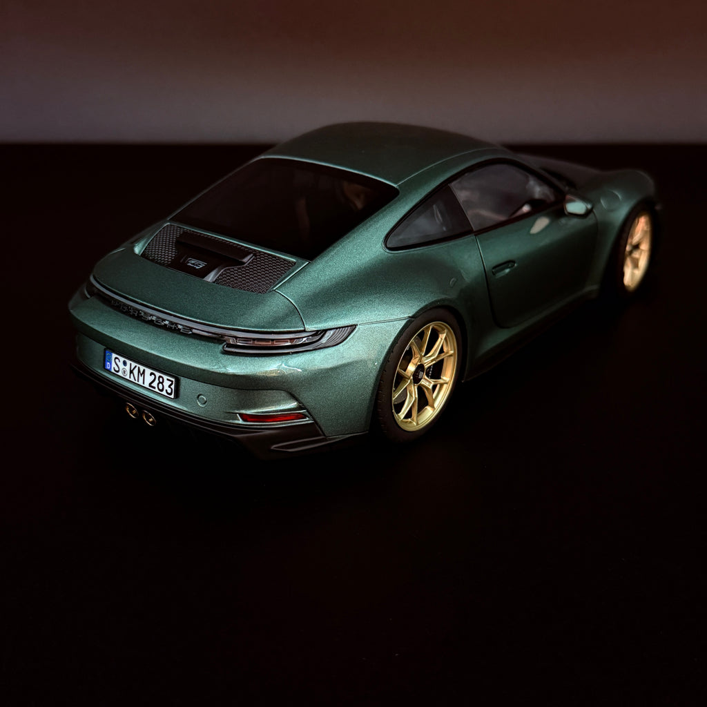 Porsche 911 992 GT3 Touring Paket 2021 - 1:18 Norev