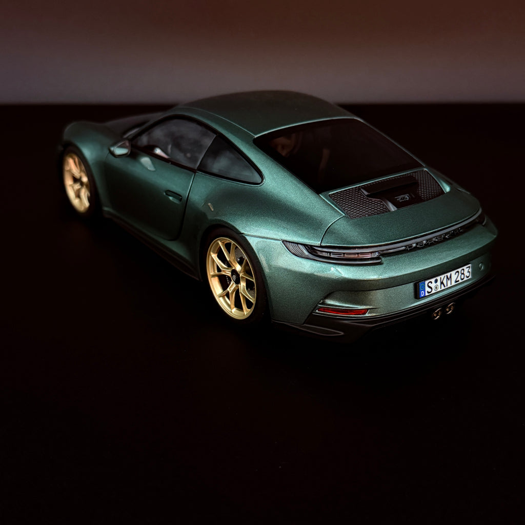 Porsche 911 992 GT3 Touring Paket 2021 - 1:18 Norev