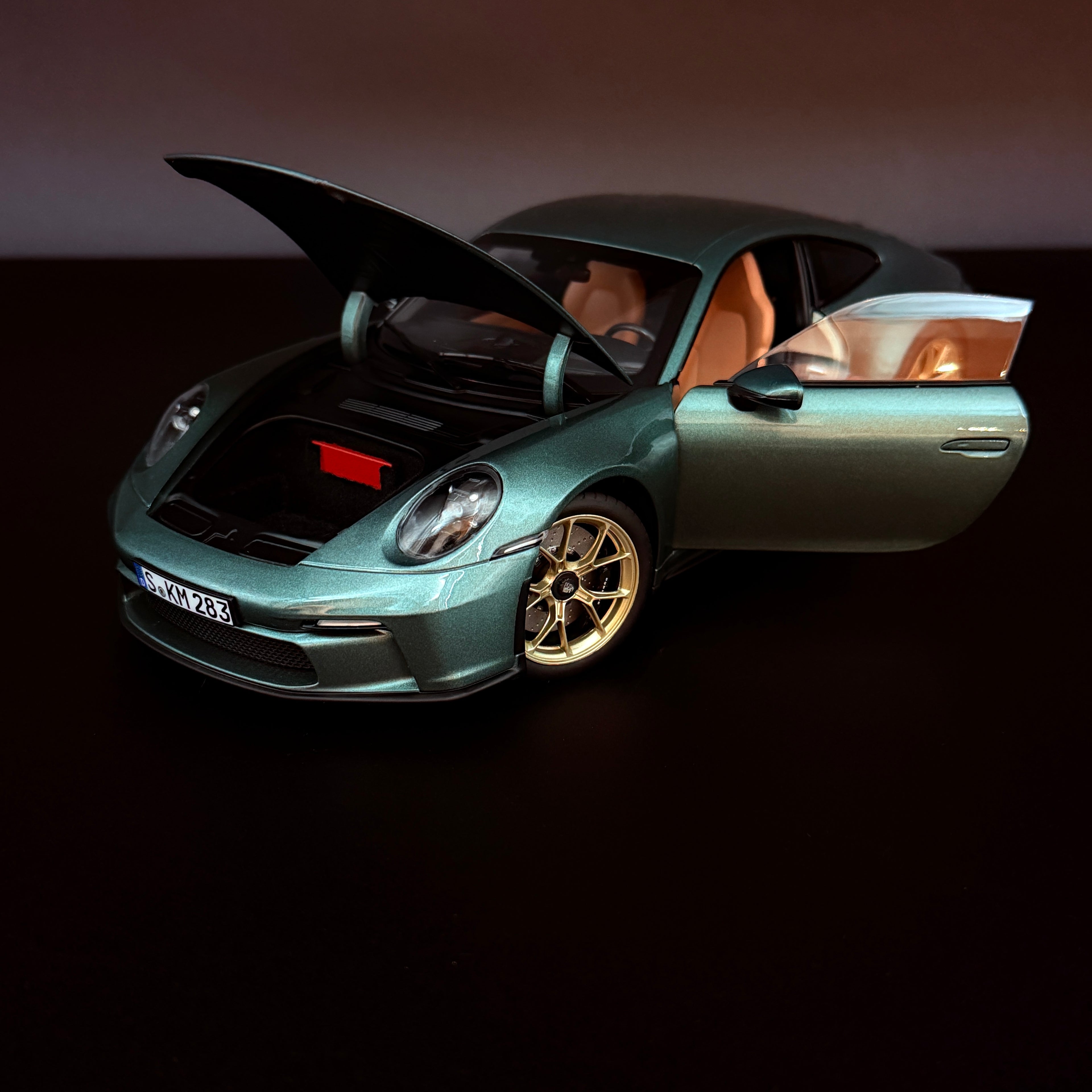 Porsche 911 992 GT3 Touring Paket 2021 - 1:18 Norev