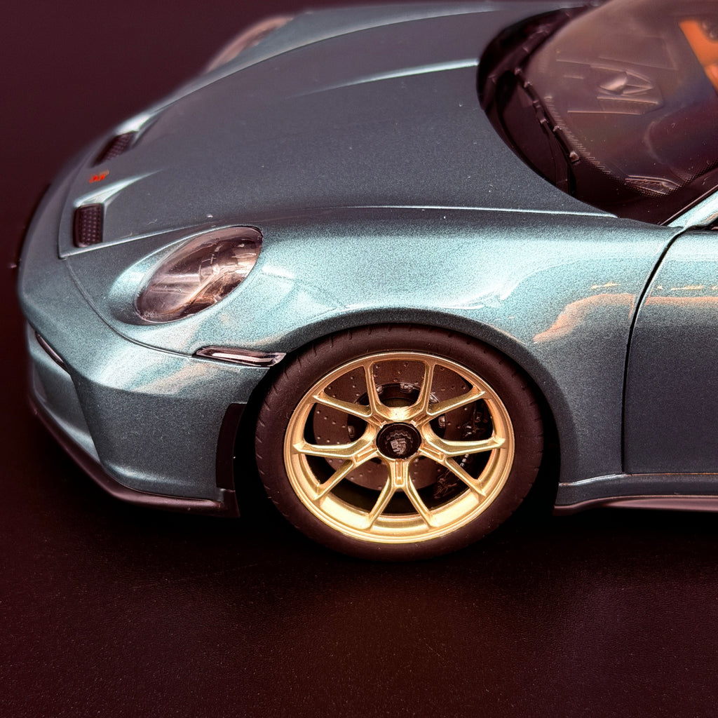 Porsche 911 992 GT3 Touring Paket 2021 - 1:18 Norev