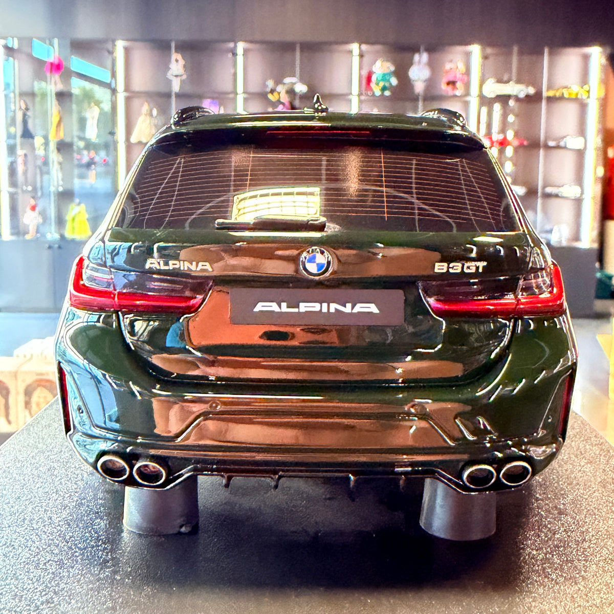 BMW ALPINA B3 GT Touring – Alpina Green 2025 1:18 od GTspirit
