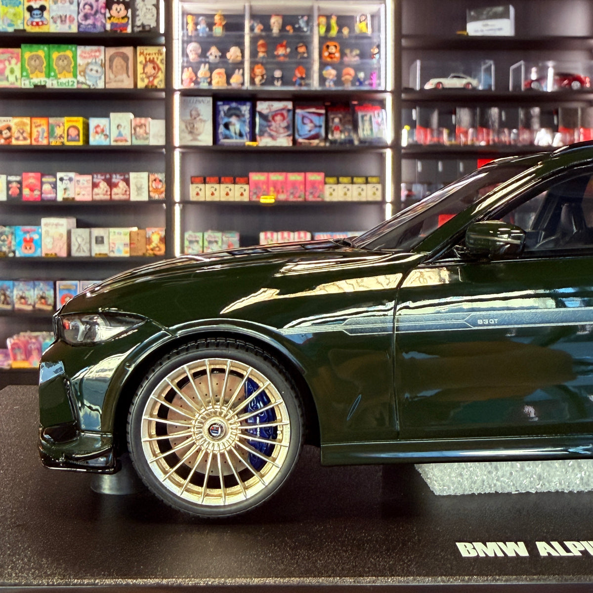 BMW ALPINA B3 GT Touring – Alpina Green 2025 1:18 od GTspirit