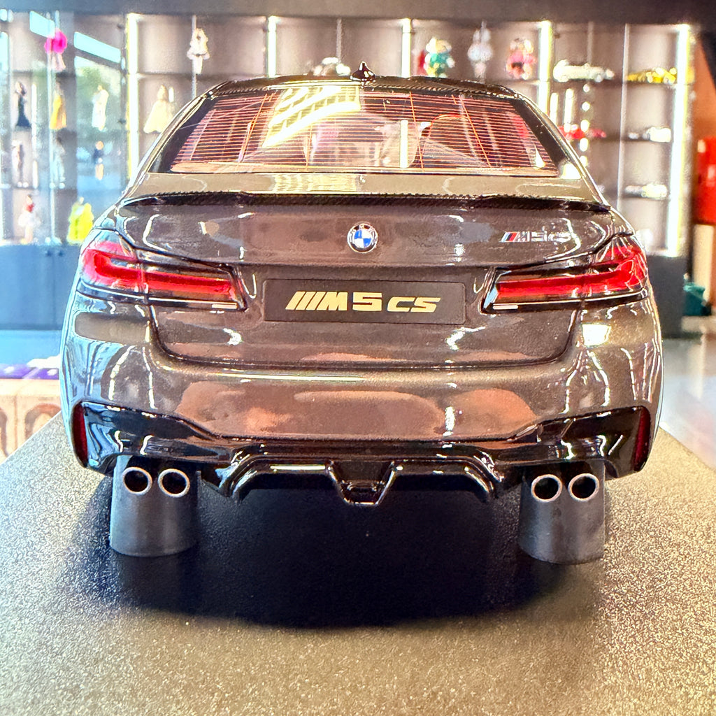 BMW M5 (F90) CS – Brands Hatch Grey Metallic 2021 1:18 by GTspirit