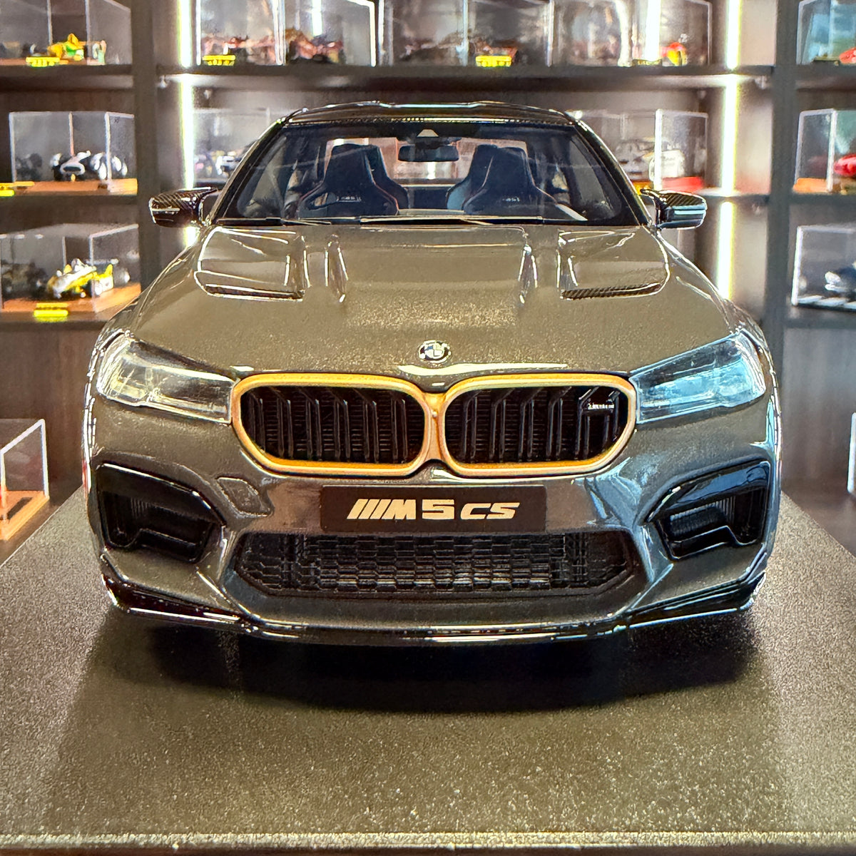 BMW M5 (F90) CS – Brands Hatch Grey Metallic 2021 1:18 by GTspirit