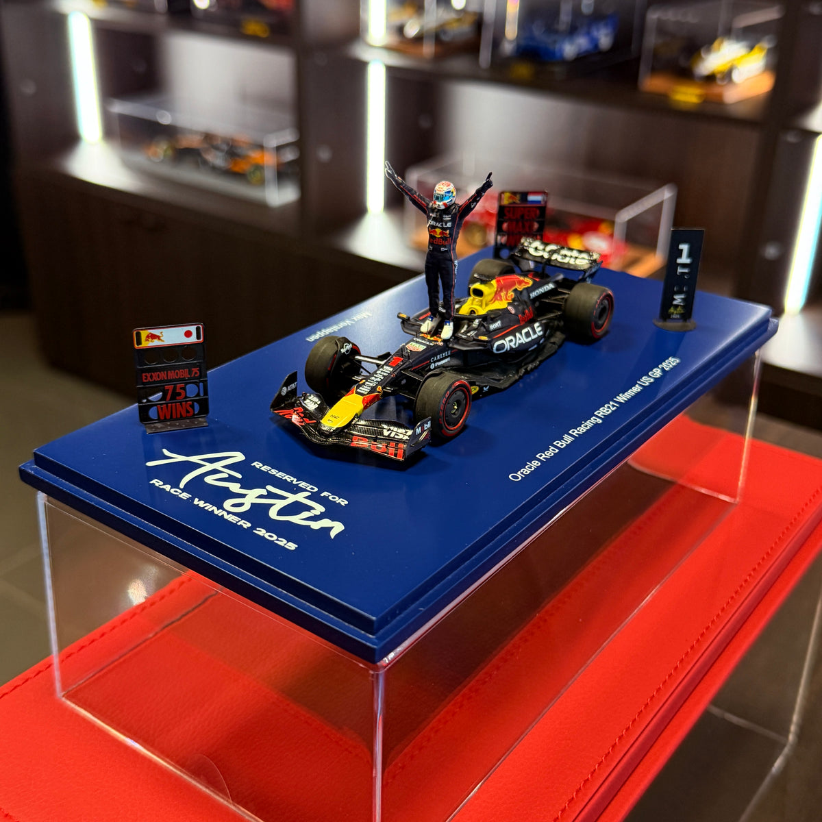 Oracle Red Bull Racing RB21 č. 1 Max Verstappen vítěz Velké ceny USA 2025 1:43 od společnosti Spark