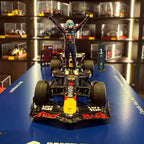 Oracle Red Bull Racing RB21 č. 1 Max Verstappen vítěz Velké ceny USA 2025 1:43 od společnosti Spark