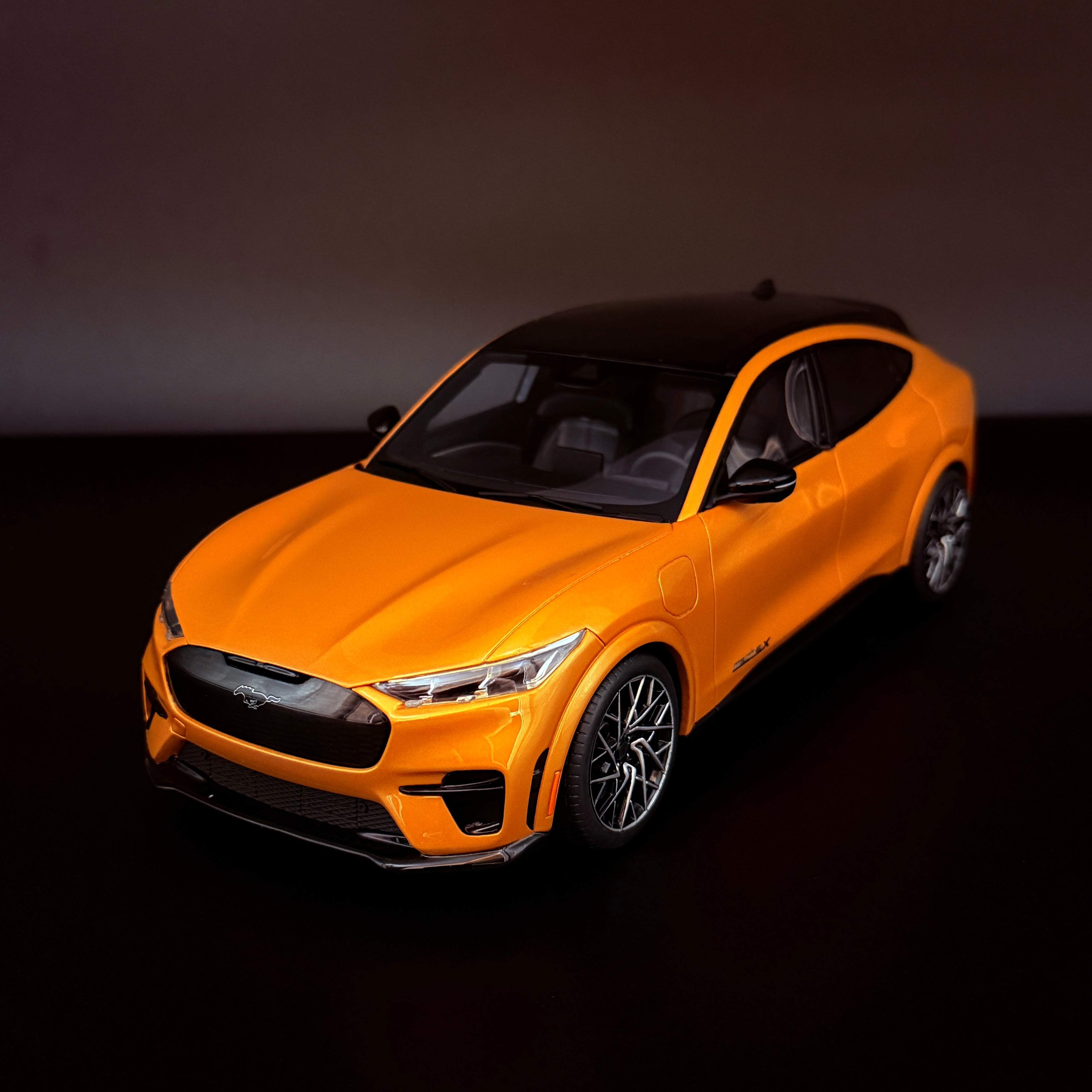 Ford Mustang Mach-E GT Performance – Maßstab 1:18 von OTTOmobile