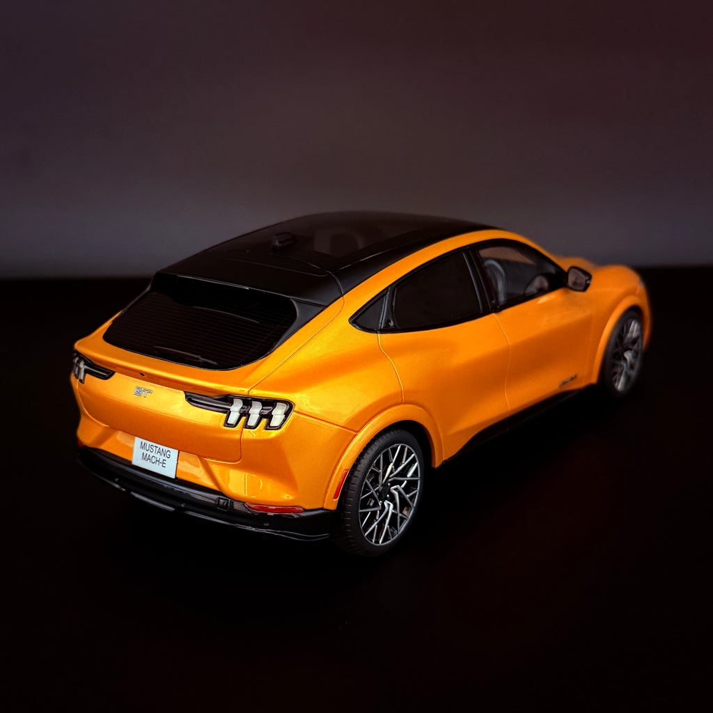 Ford Mustang Mach-E GT Performance – Maßstab 1:18 von OTTOmobile