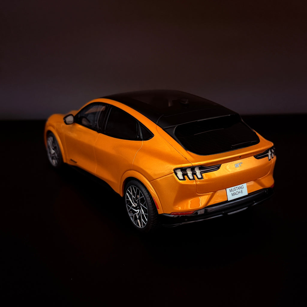 Ford Mustang Mach-E GT Performance – Maßstab 1:18 von OTTOmobile