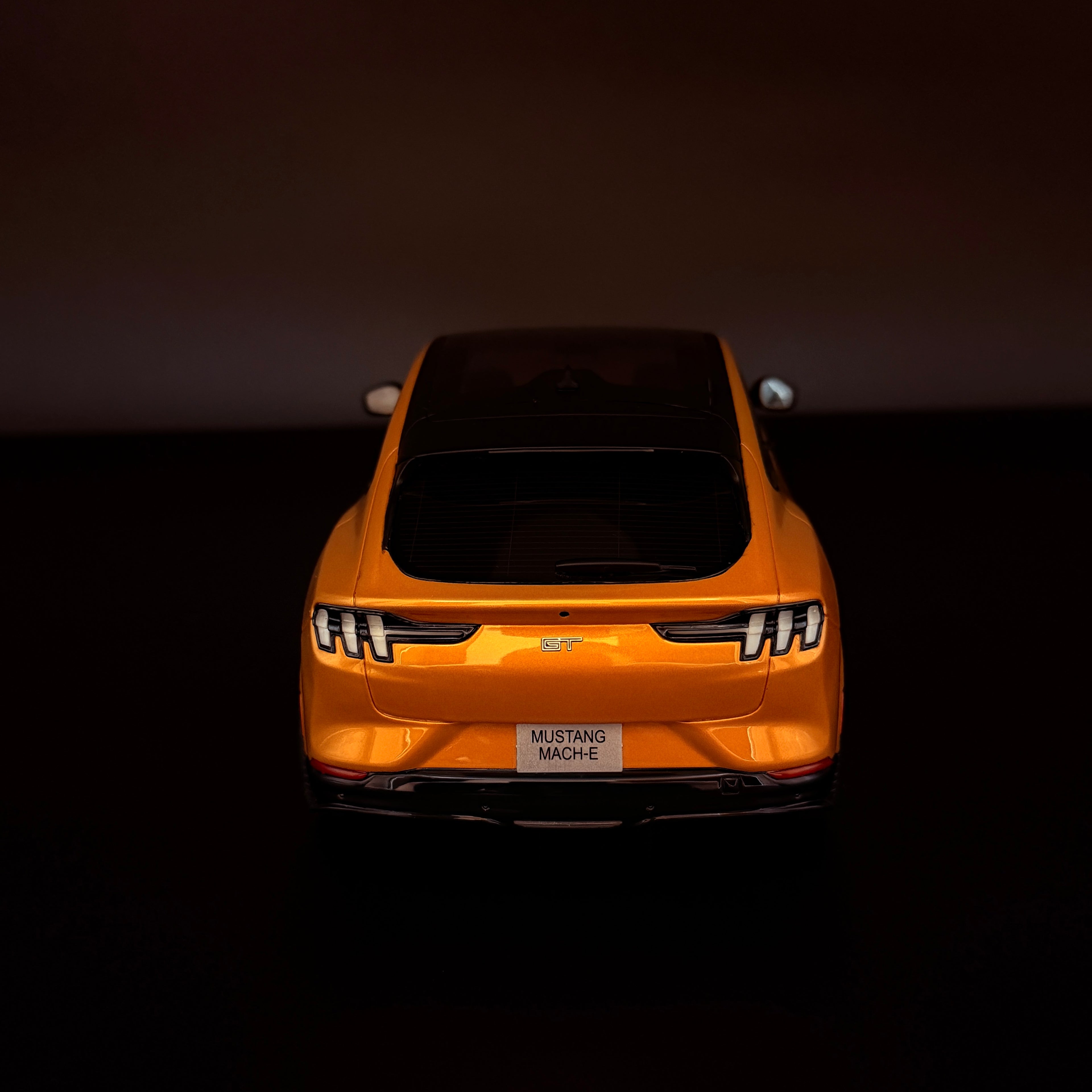 Ford Mustang Mach-E GT Performance – Maßstab 1:18 von OTTOmobile