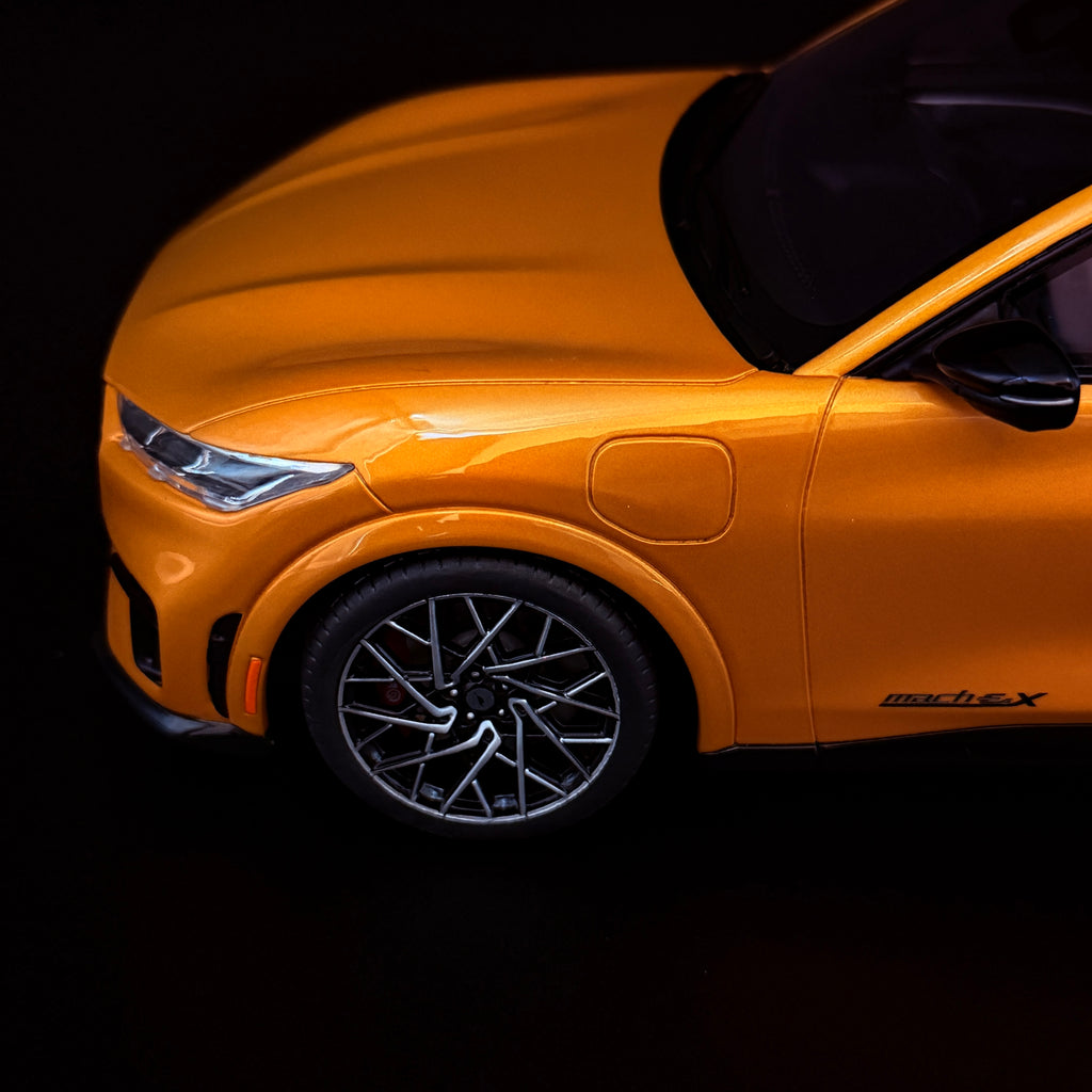 Ford Mustang Mach-E GT Performance – Maßstab 1:18 von OTTOmobile