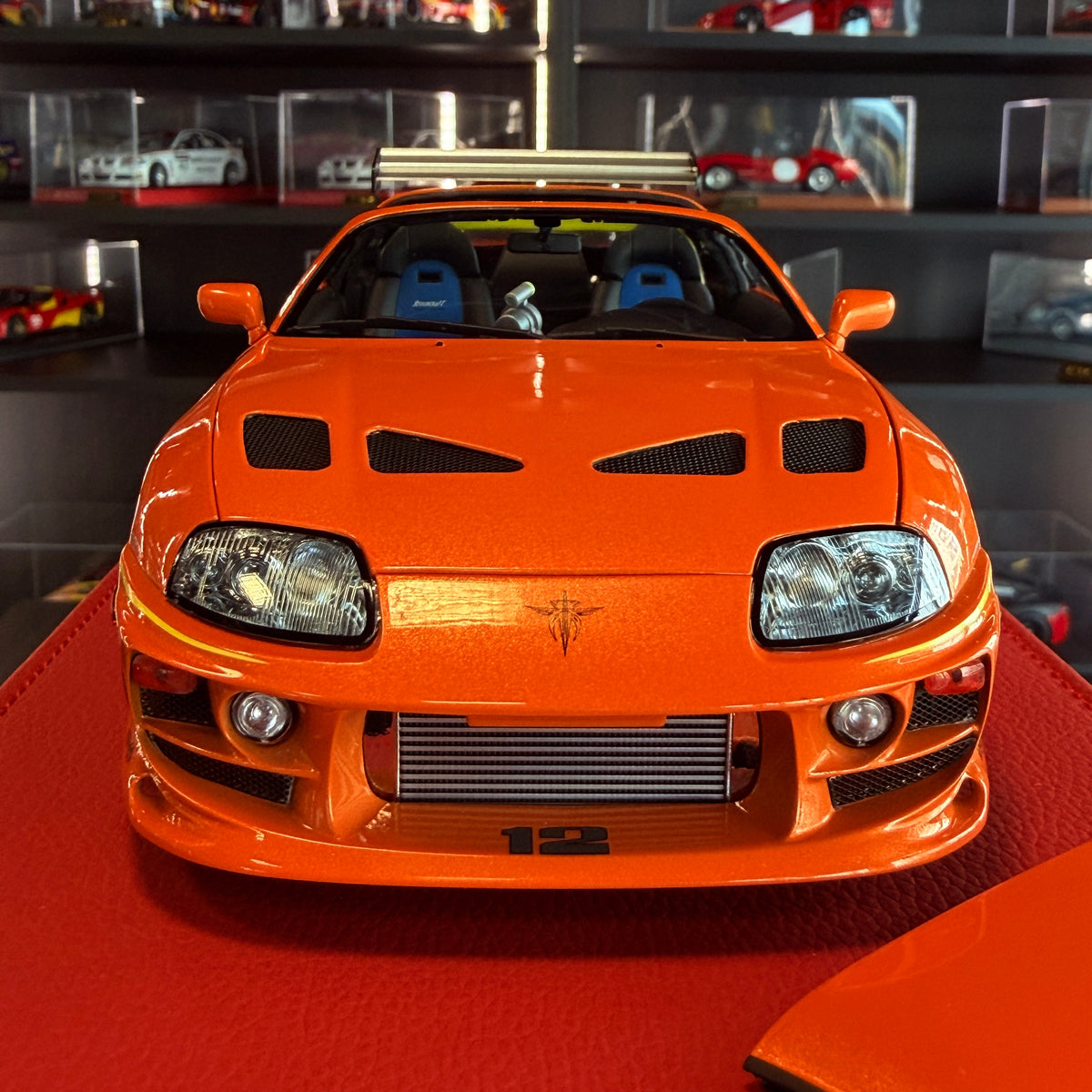 Toyota Supra Fast & Furious Oranssi helmiäinen 1:18 painevalumalli, Kyosho