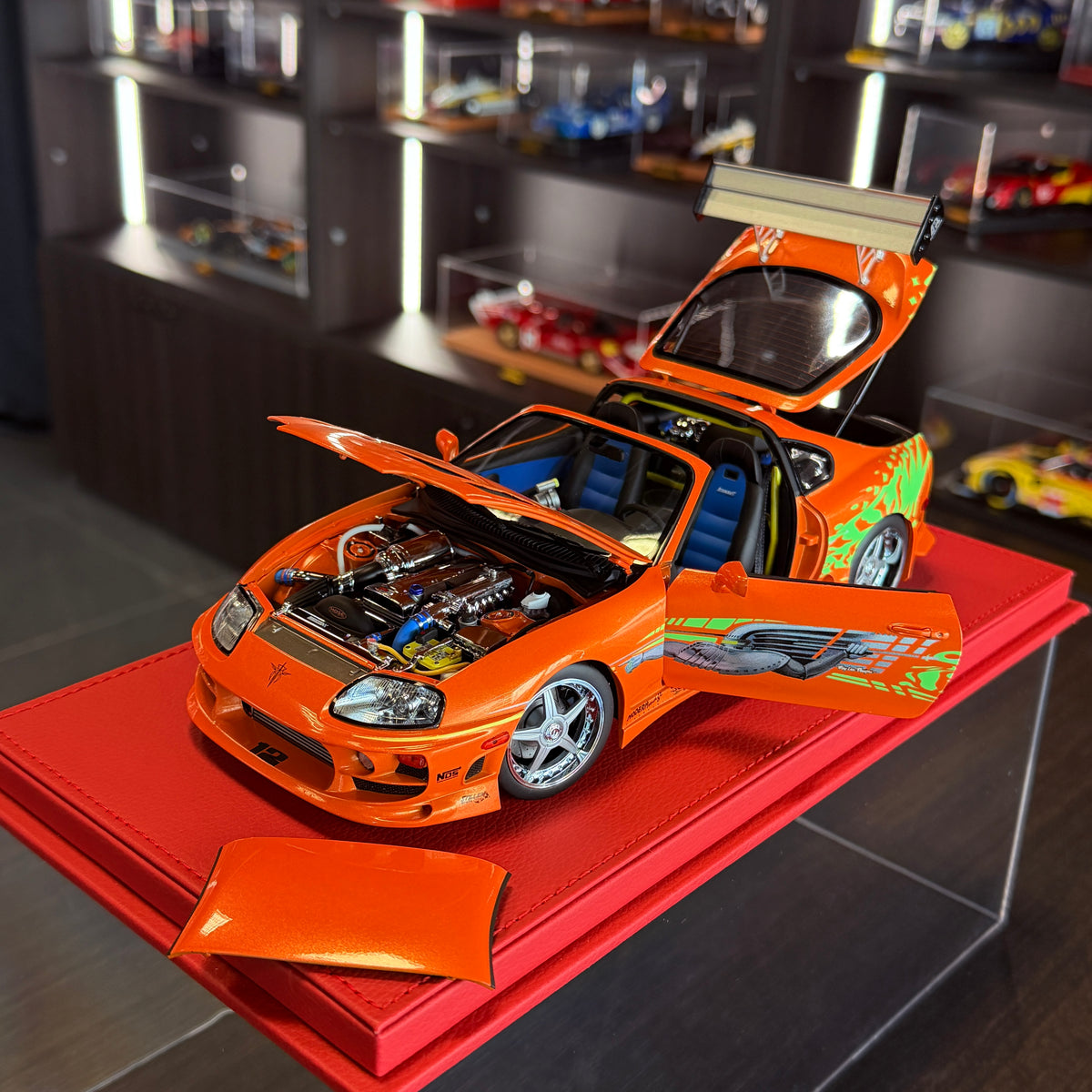 Toyota Supra Fast & Furious Oranssi helmiäinen 1:18 painevalumalli, Kyosho