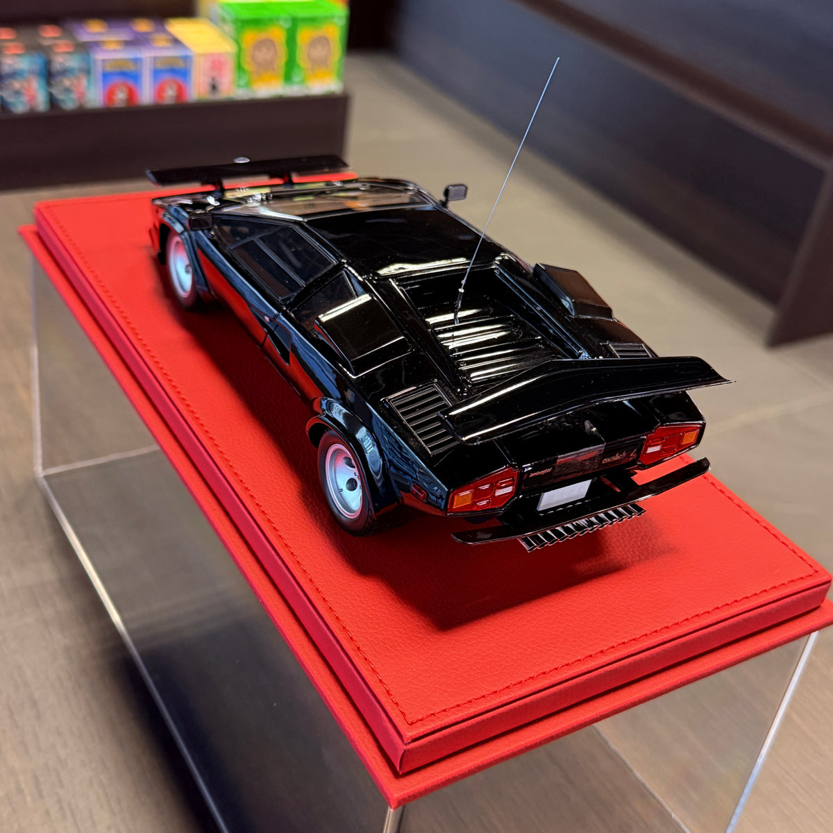 Lamborghini Countach LP400S The Cannonball Run Black 1:18 by Kyosho