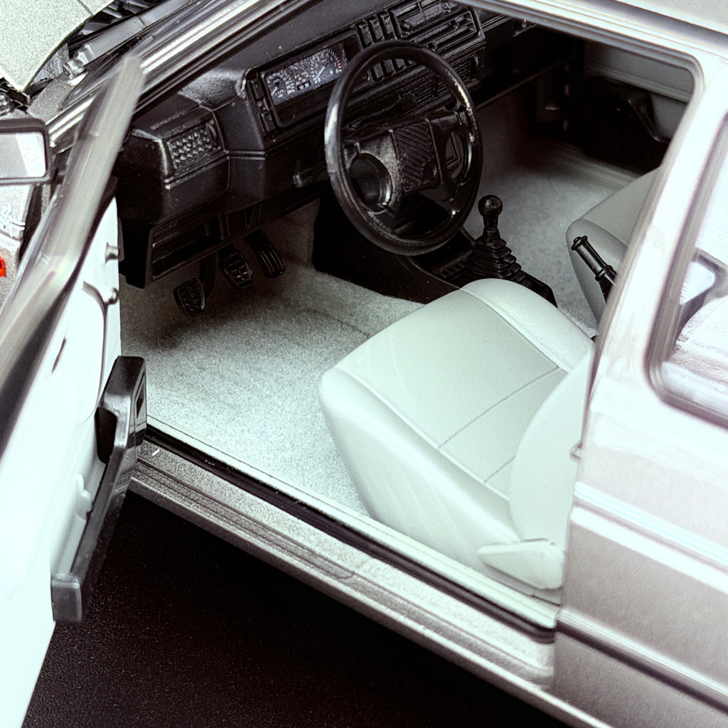 Die-Cast Modell, Oldtimer VW Golf 2 Champion (1989), Maßstab 1:18, Norev
