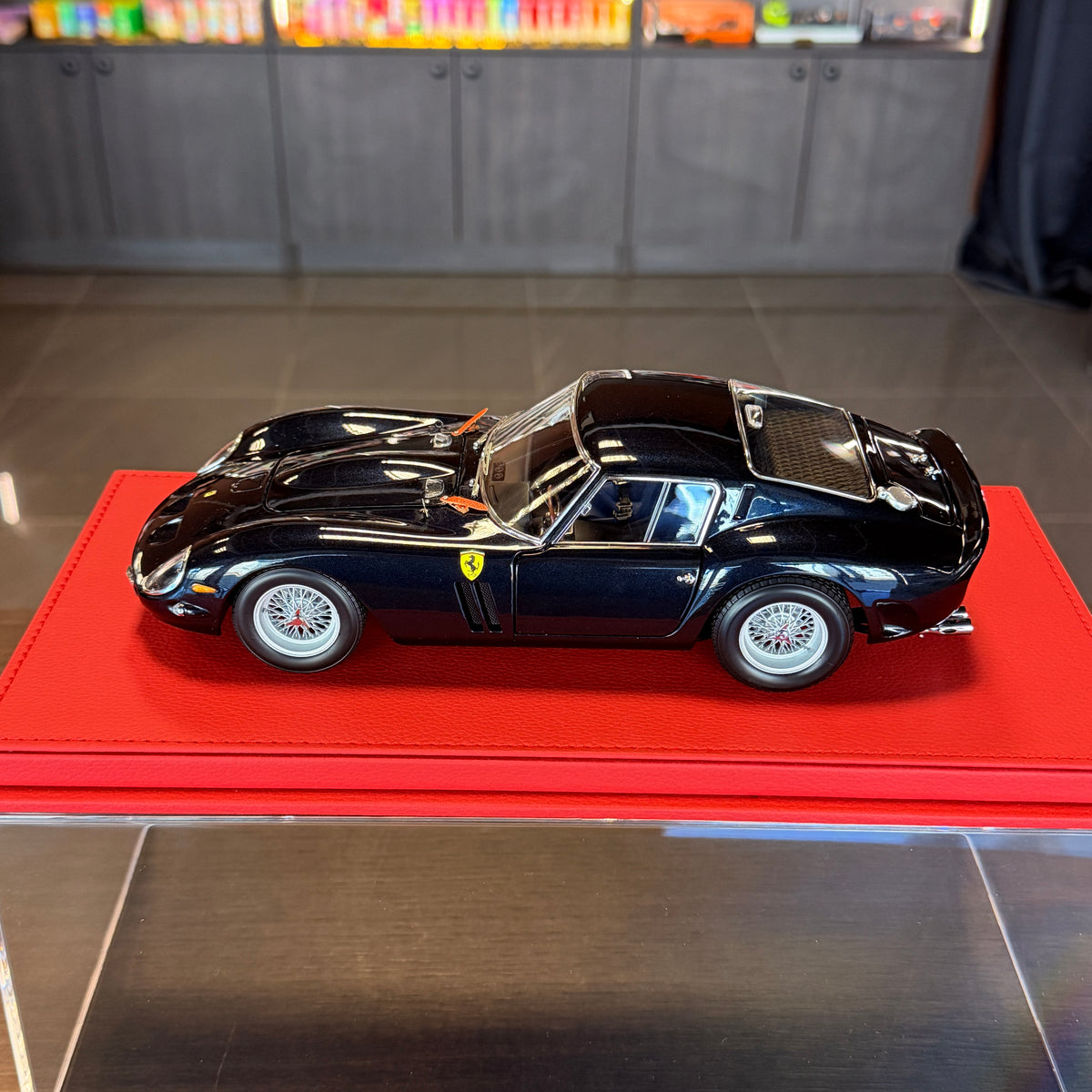 Ferrari 250 GTO 1963 tummansininen (Dark Blue) 1:18 Kyosho