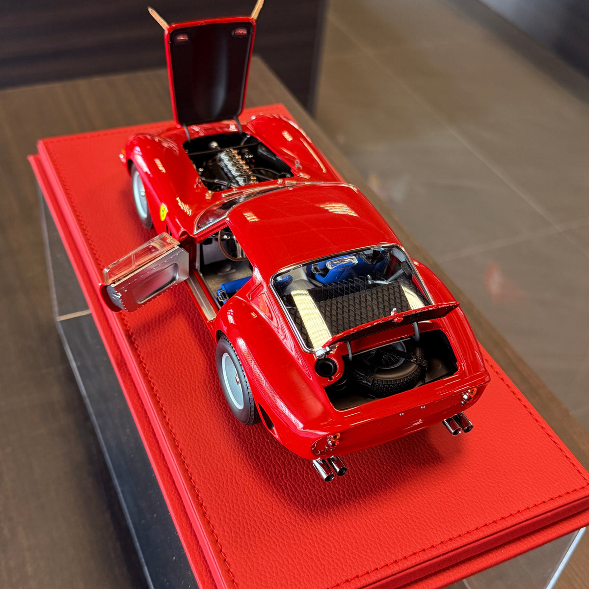 Ferrari 250 GTO punainen 1962 Die-Cast Collection 1:18 by Kyosho