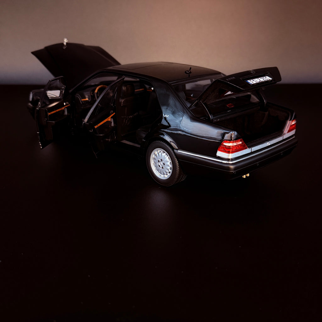 Norev Mercedes-Benz S 600 W140 1997 Obsidianschwarz Metallic Schwarz 1/18