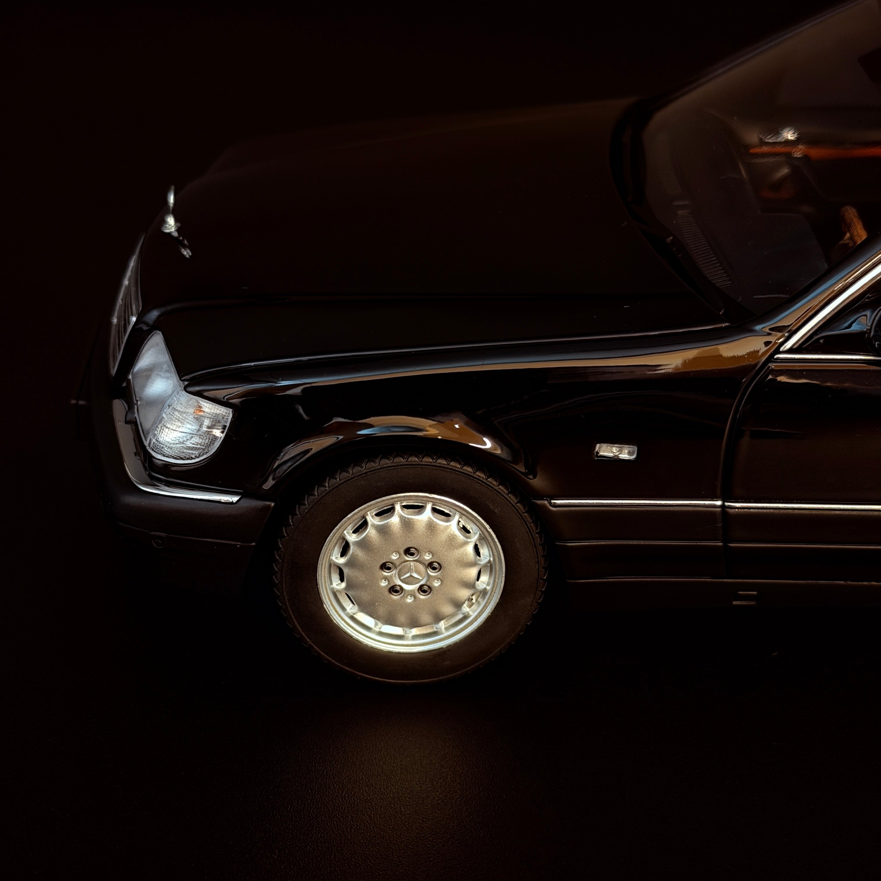 Norev Mercedes-Benz S 600 W140 1997 Obsidianschwarz Metallic Schwarz 1/18