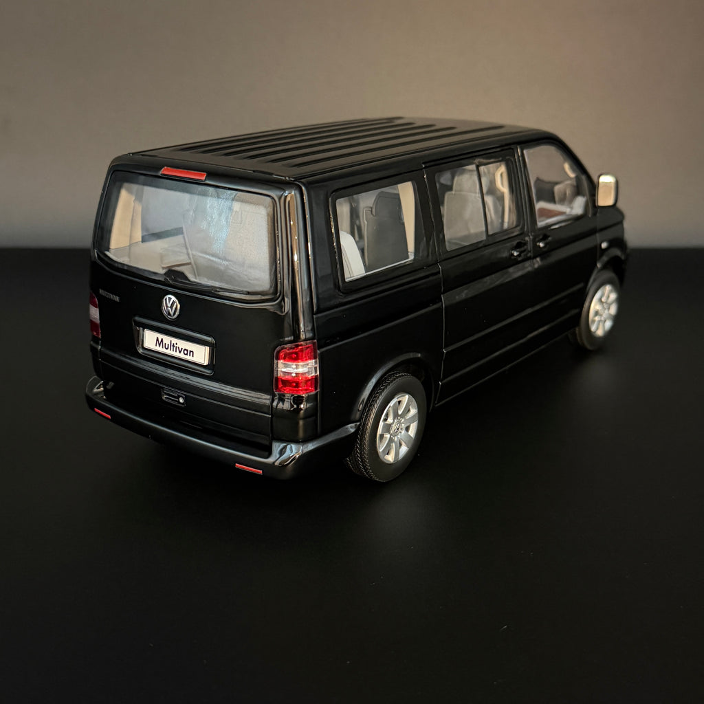 Norev Volkswagen T5 Multivan Minibus 2003 1/18 schwarz