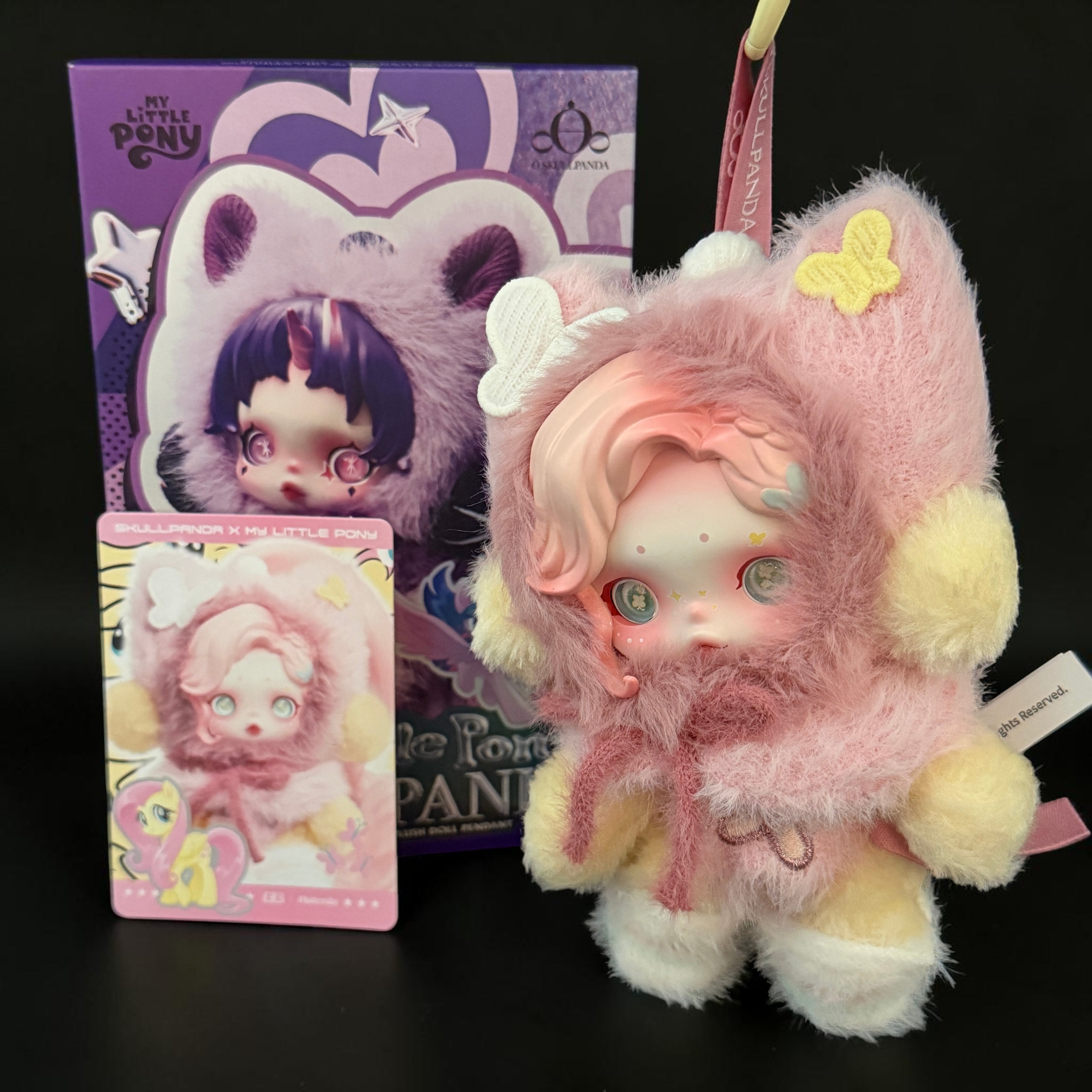 SKULLPANDA × My Little Pony Series Fluttershy plüssbaba-medál – POP MART