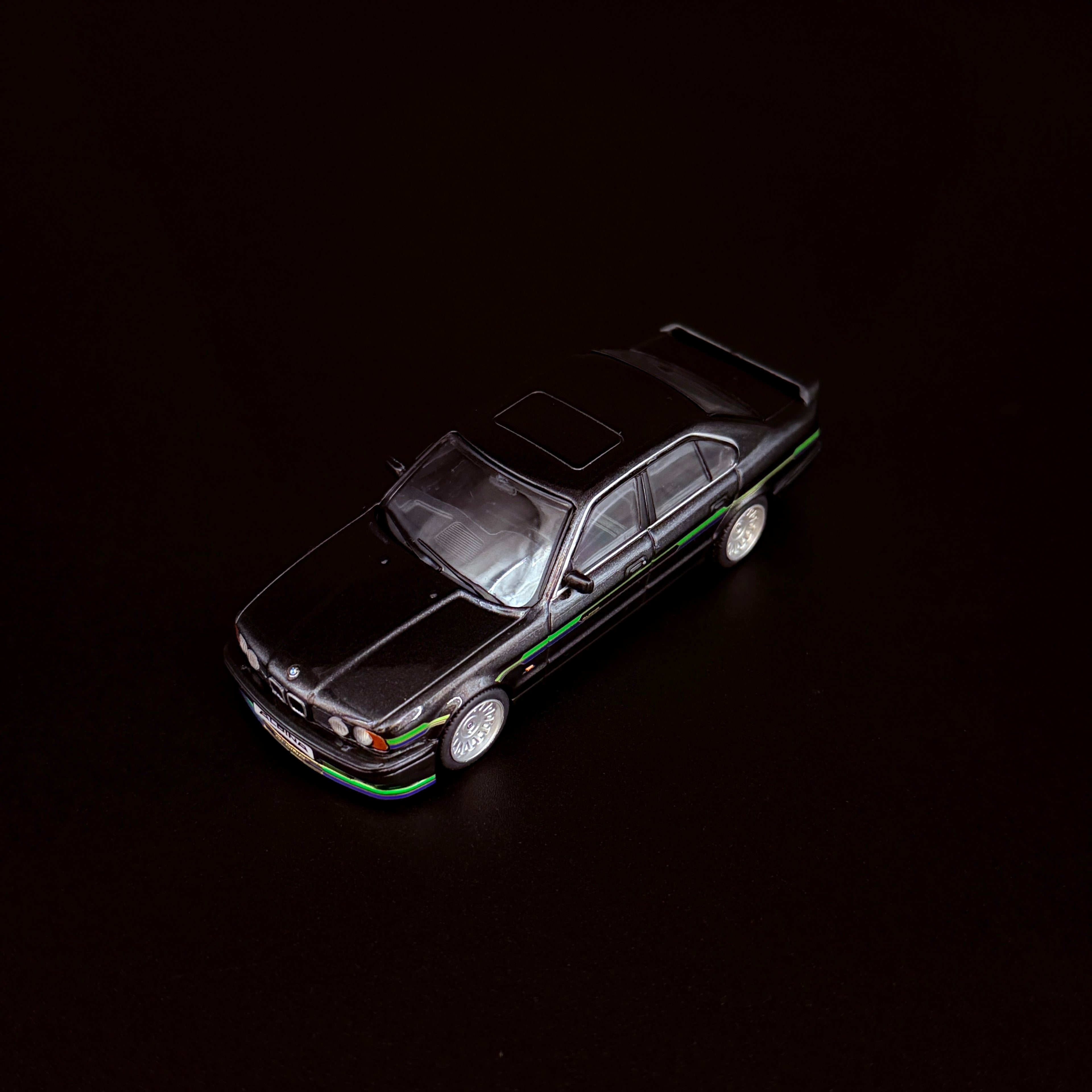 BMW Alpina B10 Bi-Turbo (E34) 1994 – Schwarz Maßstab 1:43 von Solido
