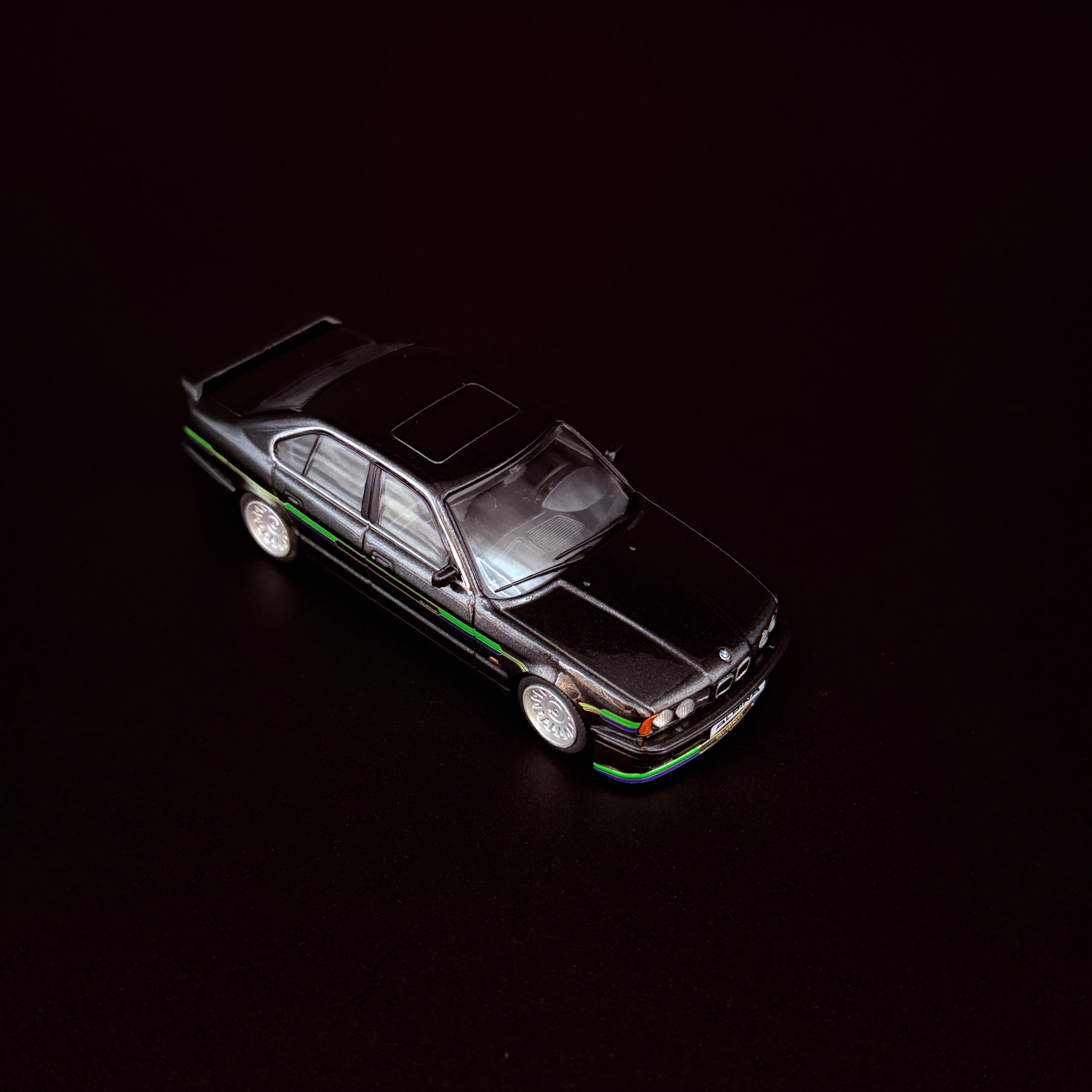 BMW Alpina B10 Bi-Turbo (E34) 1994 – Schwarz Maßstab 1:43 von Solido