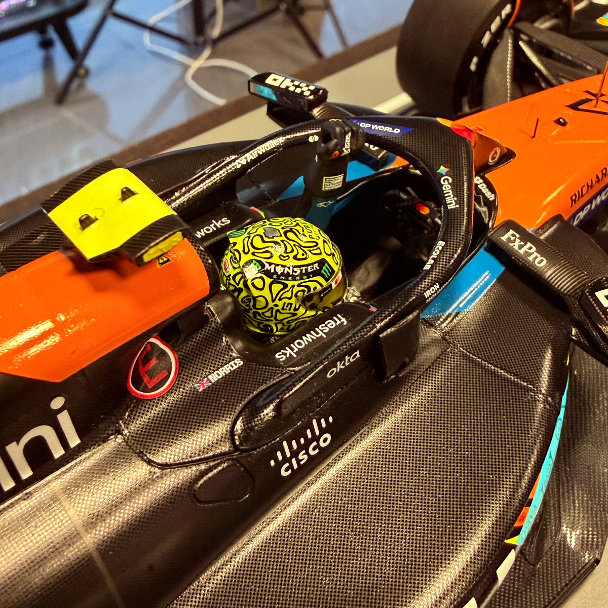 McLaren MCL39 br. 4 Lando Norris Abu Dhabi GP 3. 2025 1:18 tvrtke Spark