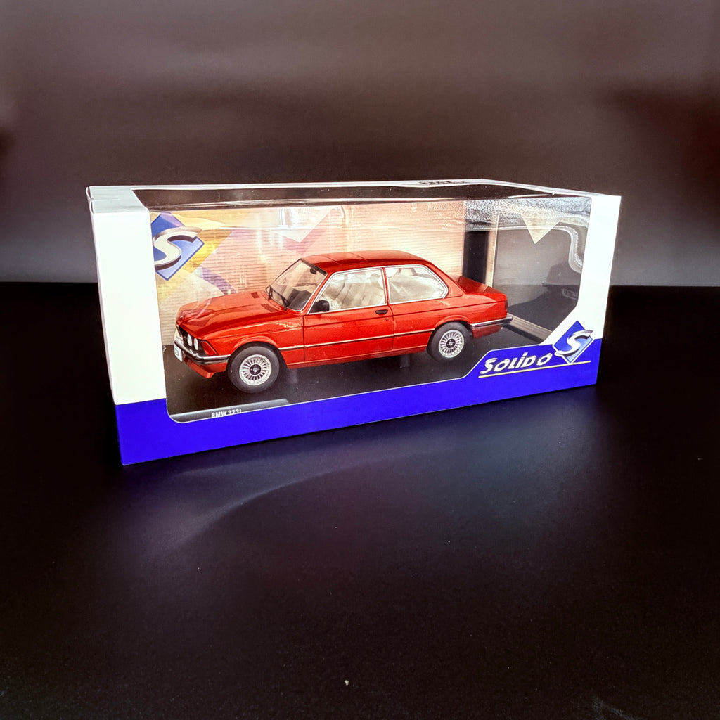 BMW 323i Kastanienrot Metallic 1980, měřítko 1:18 od Solido
