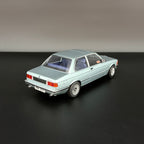 BMW 323i Saphirblau Metallic 1980, mierka 1:18 od Solido