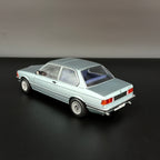BMW 323i Saphirblau Metallic 1980, mierka 1:18 od Solido