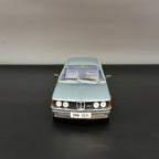 BMW 323i Saphirblau Metallic 1980, mierka 1:18 od Solido