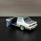 BMW 323i Saphirblau Metallic 1980, mierka 1:18 od Solido
